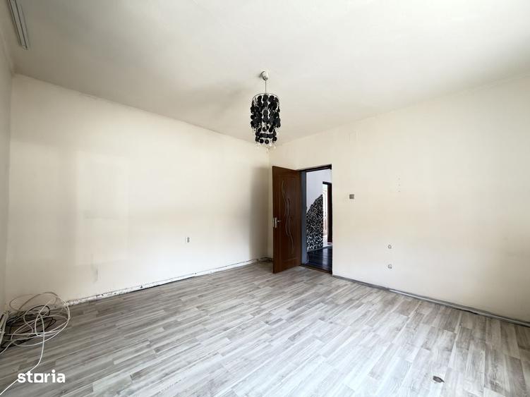 Casă cu 4 camere în Ghiroda