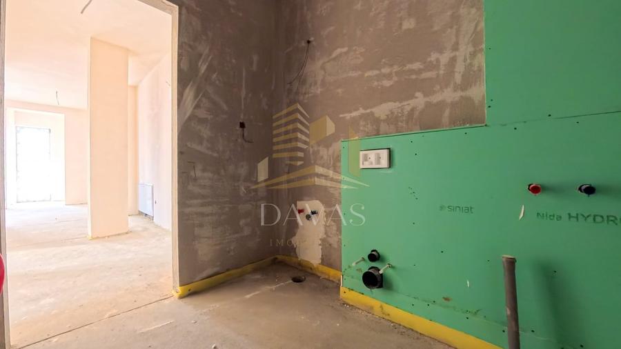 Apartament cu 3 camere semidecomandat în Baciu