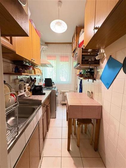 Apartament cu 3 camere semidecomandat în Circumvalațiunii