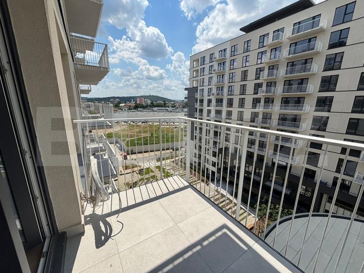 Apartament cu 2 camere decomandat în Baza 3