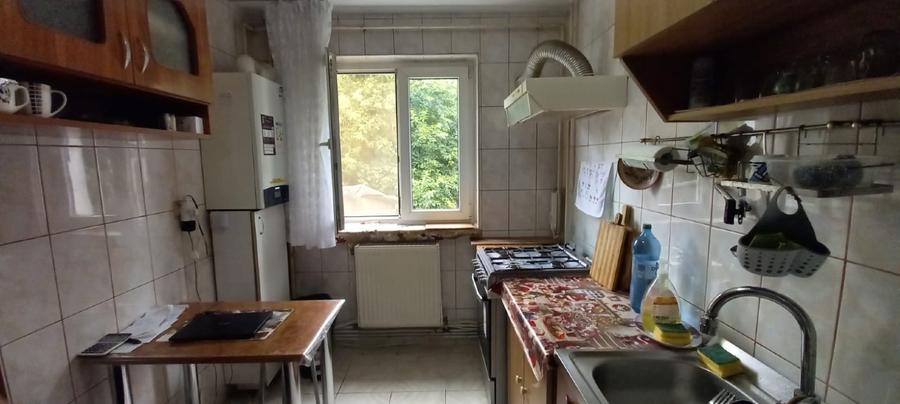 Apartament cu 2 camere decomandat în Banca Națională