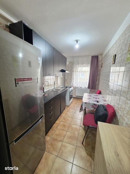 Apartament cu 3 camere în Florilor