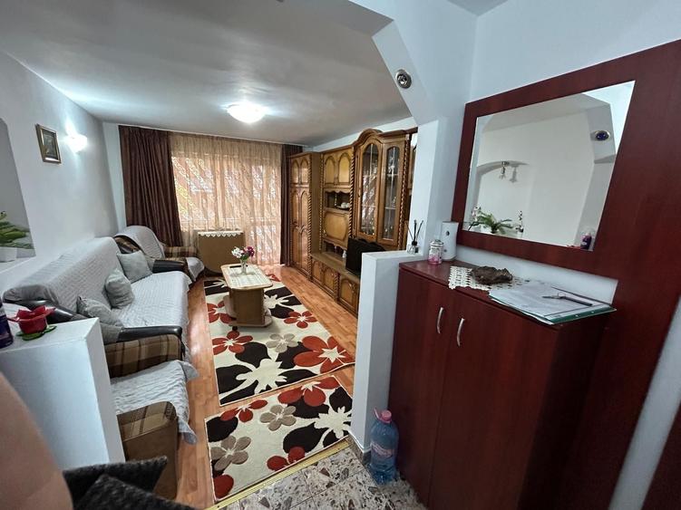 Apartament cu 2 camere decomandat în Cetate