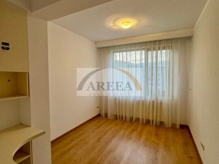 Apartament cu 3 camere în Băneasa