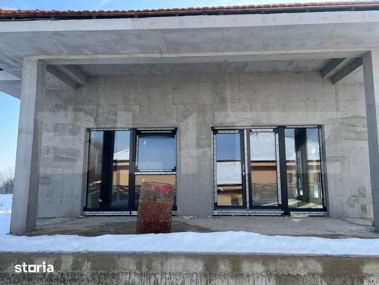 Casă cu 4 camere cu Teren 535 Mp în Micești