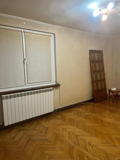 Apartament cu 3 camere decomandat în Siret