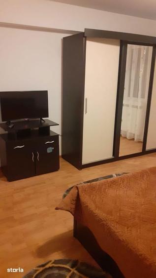 Apartament cu 2 camere decomandat în Craiovița Nouă