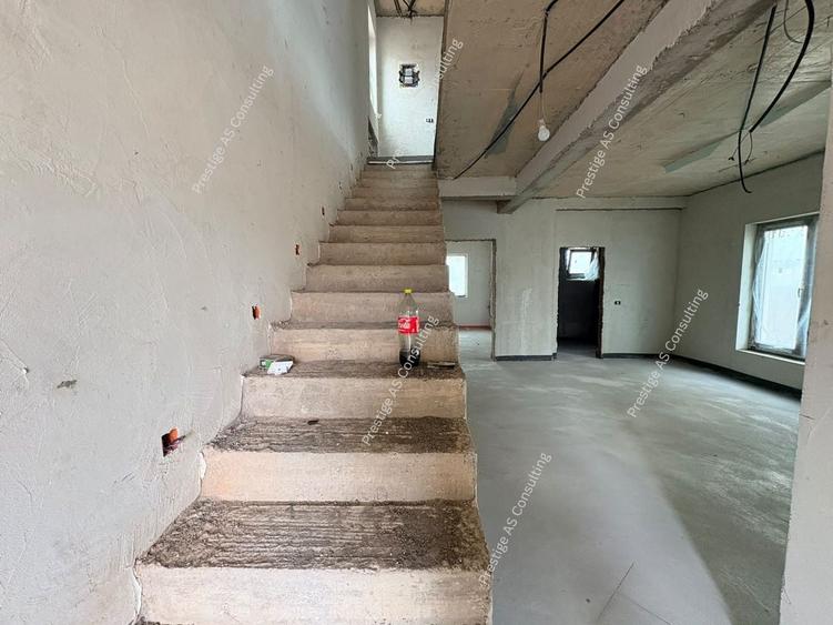 Duplex cu 4 camere cu Canalizare în Moșnița Nouă