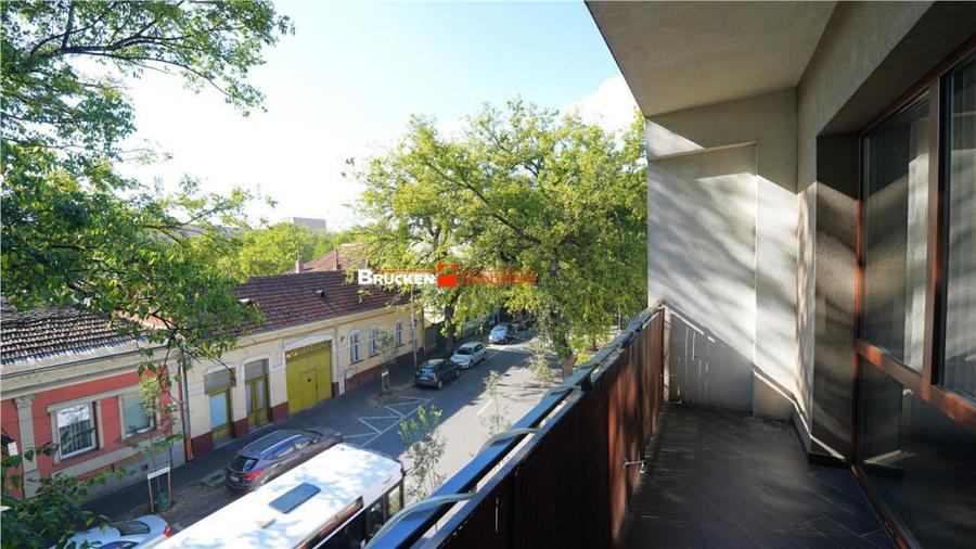 Apartament cu 3 camere decomandat în Ultracentral