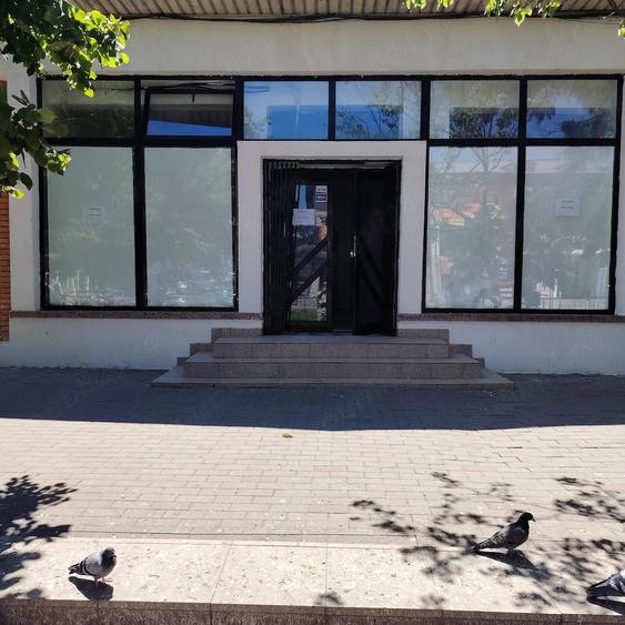 Spațiu comercial, de 120 mp, în Central
