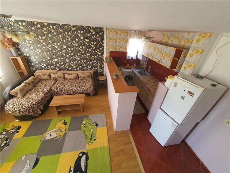 Apartament cu 2 camere semidecomandat, mobilat în Vasile Aaron