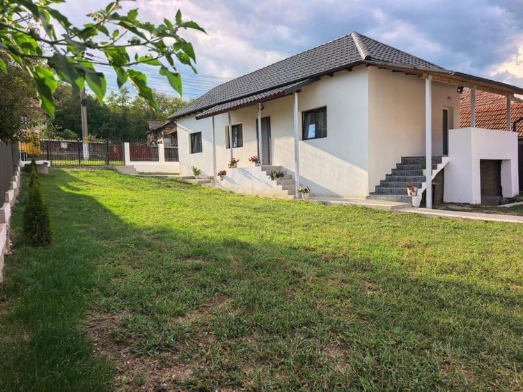Casă cu 3 camere în Central