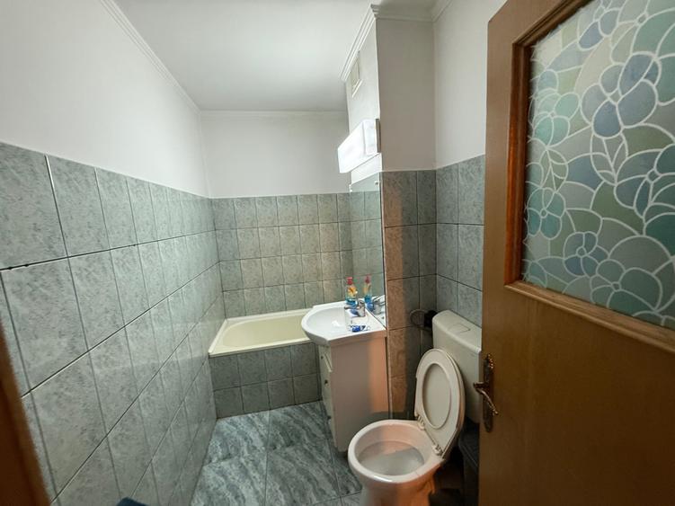 De vanzare Apartament 3 camere- Mobilat complet - 2