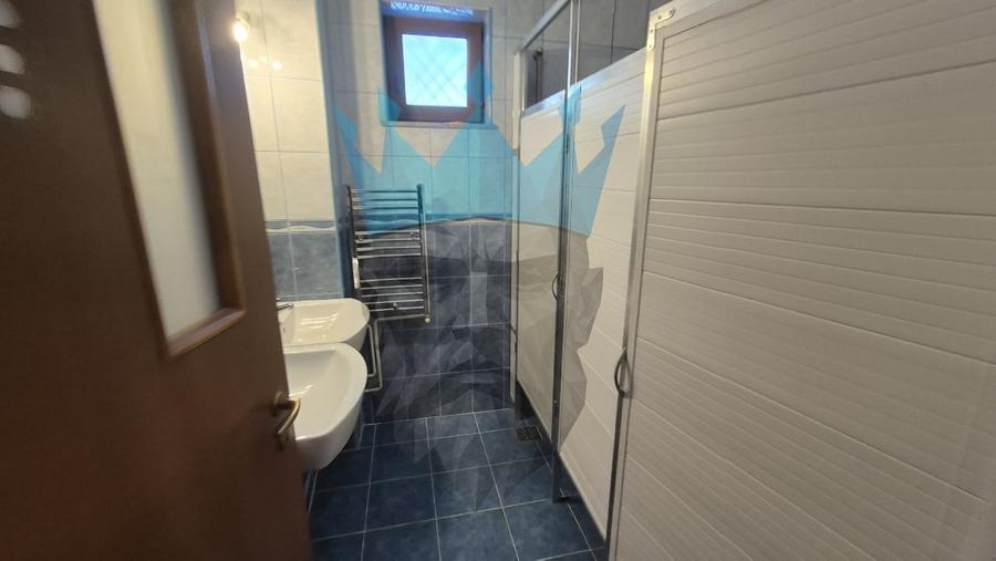 Casă individuală cu 5 camere cu Canalizare în Rahova
