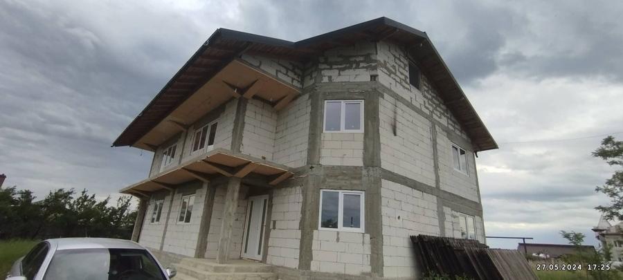 Casă cu 4 camere în Crucișoara