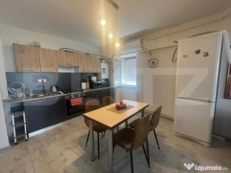 Apartament cu 3 camere decomandat, mobilat în Craiovița Nouă