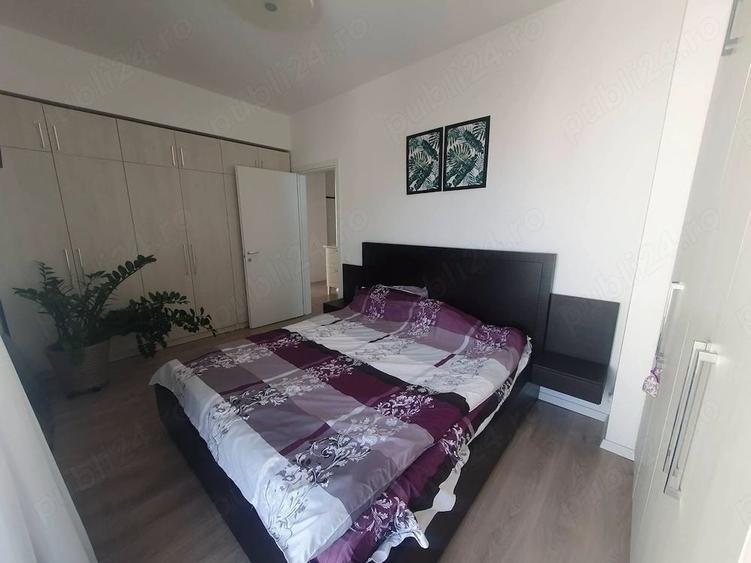 Apartament cu 3 camere decomandat, mobilat în Titan