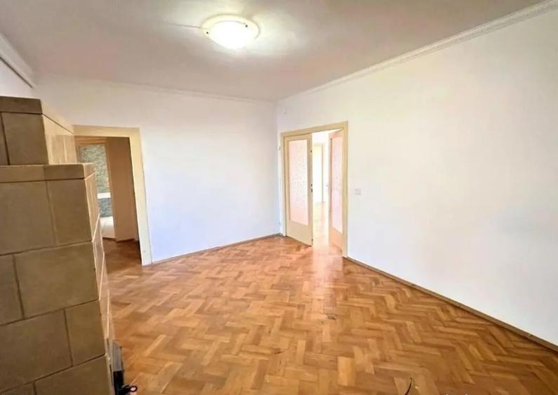 Apartament cu 6 camere decomandat în Moșilor