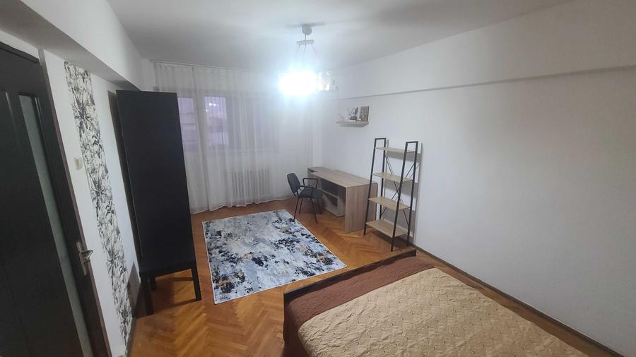 Garsonieră decomandată în Barieră