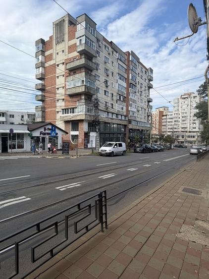 Spațiu comercial, de 13 mp, în Piața Unirii