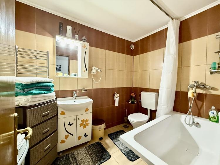 Spațiu comercial, de 200 mp, în Sat Vacanță