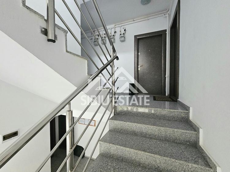 Apartament cu 3 camere decomandat, mobilat în Turnișor