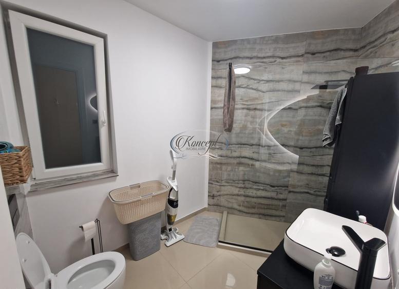 Apartament cu 3 camere semidecomandat, mobilat în Florești