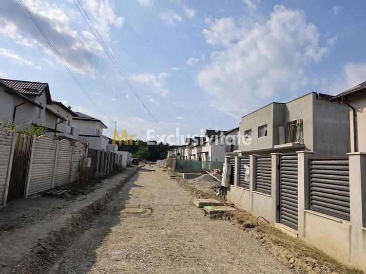 Casă cu 4 camere cu Teren 300 Mp în Găvana