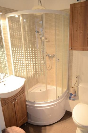 Apartament cu 3 camere decomandat, mobilat în Gheorgheni