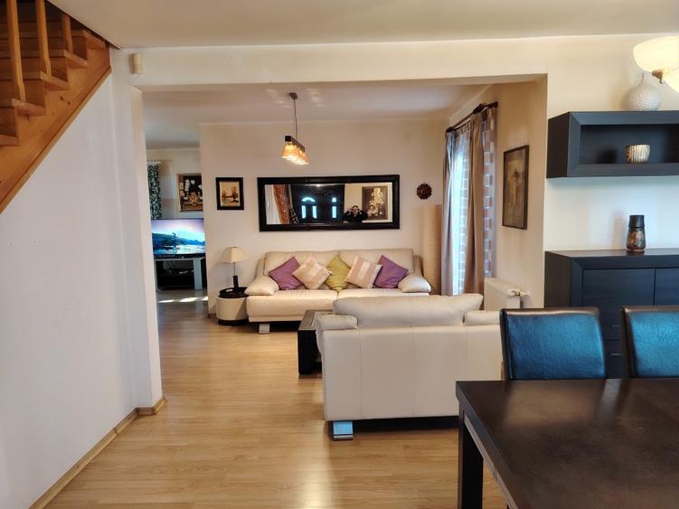 Casă individuală cu 4 camere cu Teren 500 Mp în Ostratu
