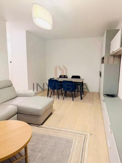 Apartament cu 2 camere decomandat, mobilat în Central