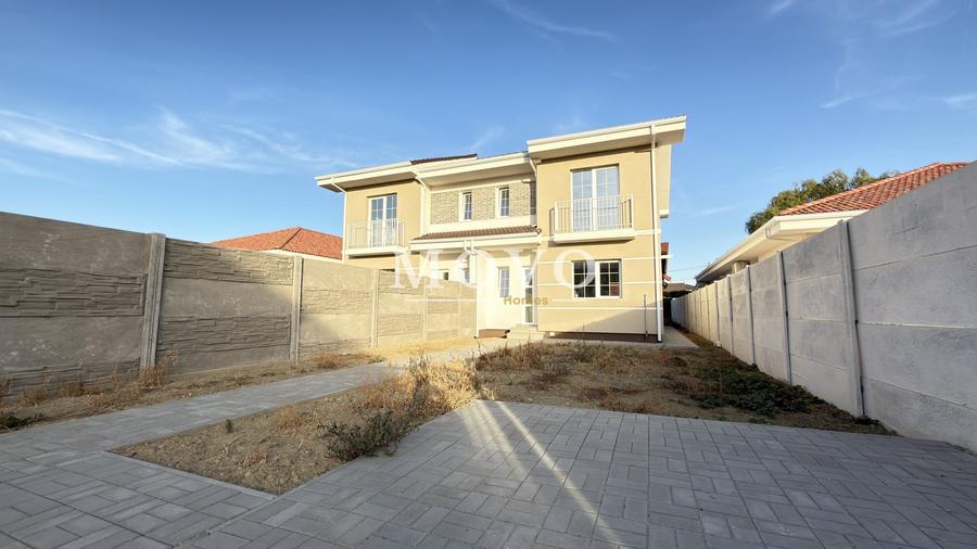 Duplex cu 4 camere cu Canalizare în Moșnița Nouă