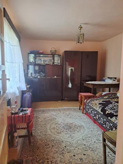 Casă individuală cu 4 camere cu Canalizare în Bariera Vâlcii