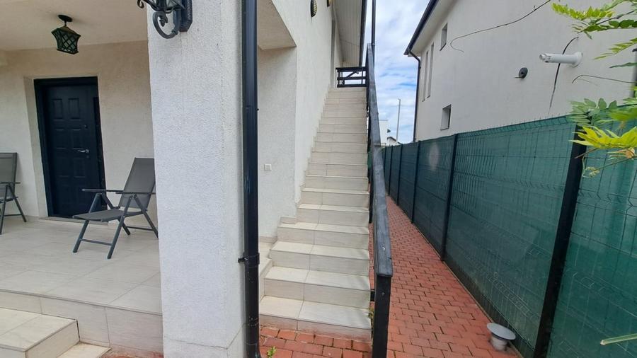 Casă individuală cu 5 camere cu Teren 300 Mp în Tunari