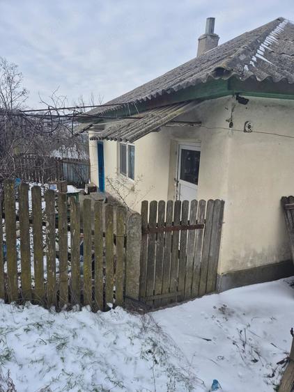 Casă cu 3 camere cu Teren 1631 Mp în Central