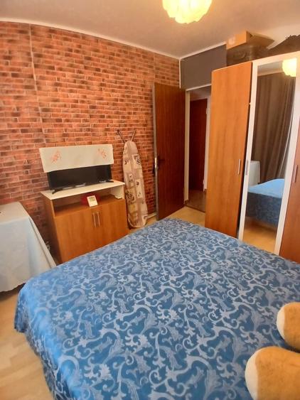 Apartament cu 3 camere decomandat în Apărătorii Patriei