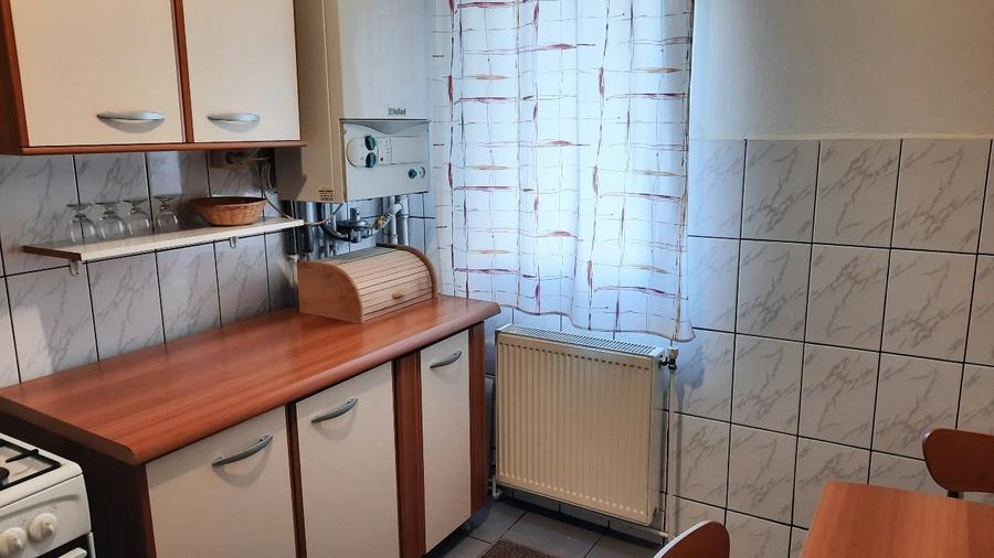 Apartament cu 3 camere decomandat, mobilat în Terezian