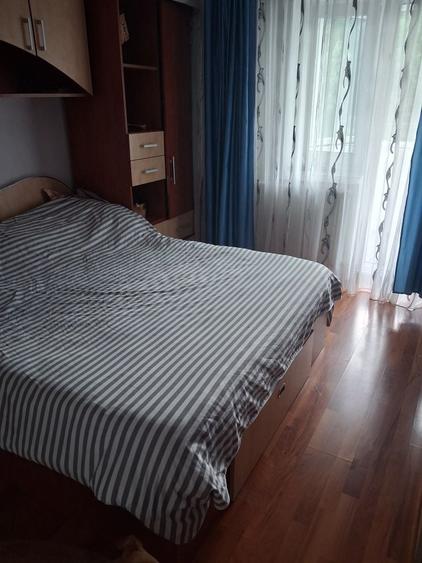 Apartament cu 3 camere semidecomandat în Zemeș