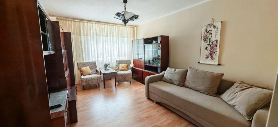 Apartament cu 2 camere decomandat în Vest