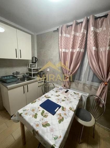Apartament cu 2 camere, mobilat în Unirii