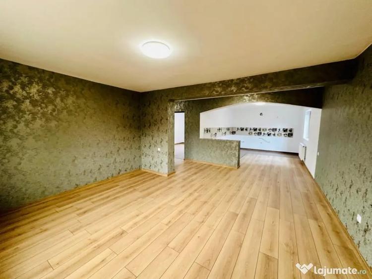 Casă cu 5 camere cu Teren 450 Mp în Central