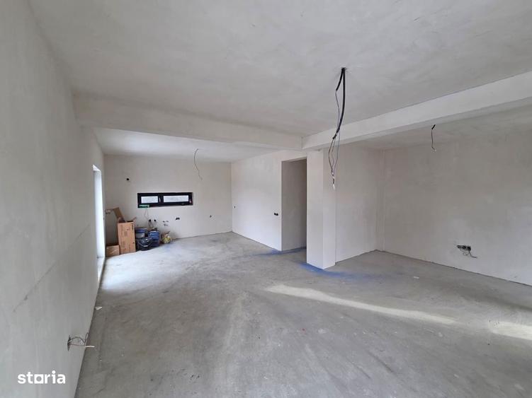 Casă cu 4 camere cu Teren 300 Mp în Dâmbul Rotund