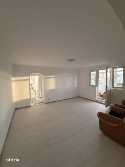 Apartament cu 2 camere în Micro 11