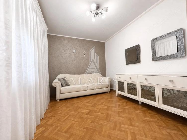 Casă cu 6 camere cu Teren 1063 Mp în Aradului
