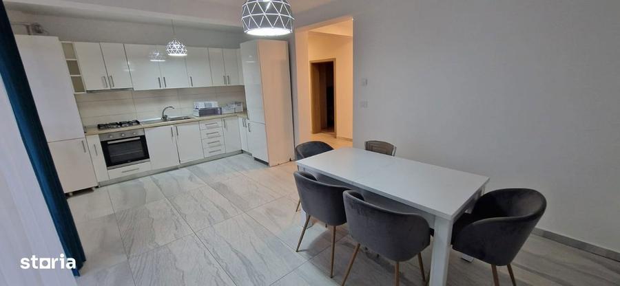 Apartament cu 3 camere decomandat în Giroc