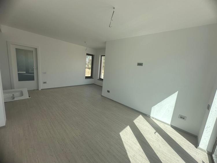 Casă individuală cu 4 camere cu Teren 300 Mp în Corbeanca
