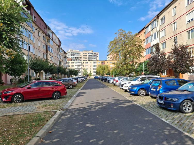 Apartament cu 2 camere decomandat în Cedonia