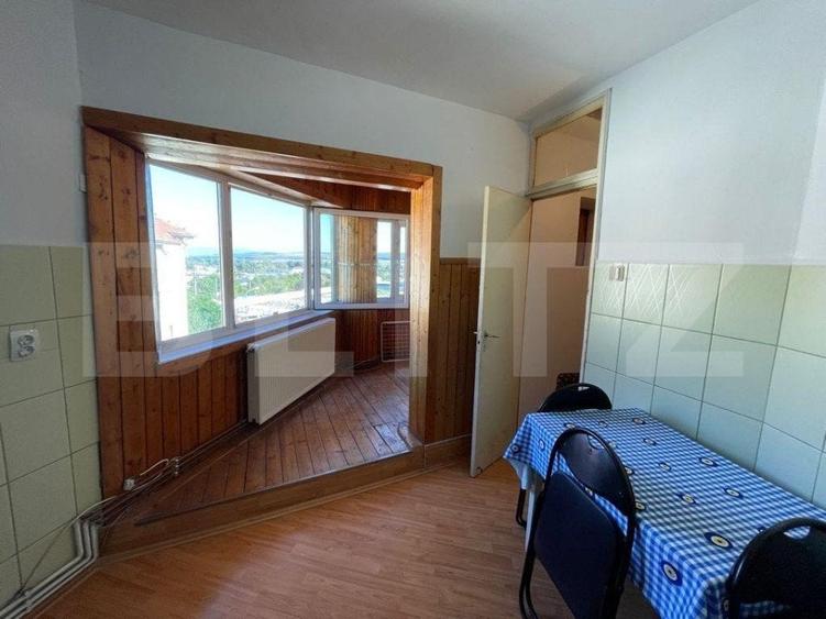 Apartament cu 2 camere decomandat, mobilat în Cugir