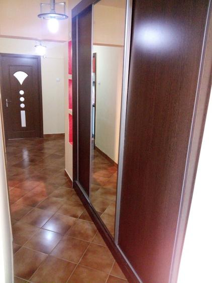 Închiriez apartament 3 camere - 10