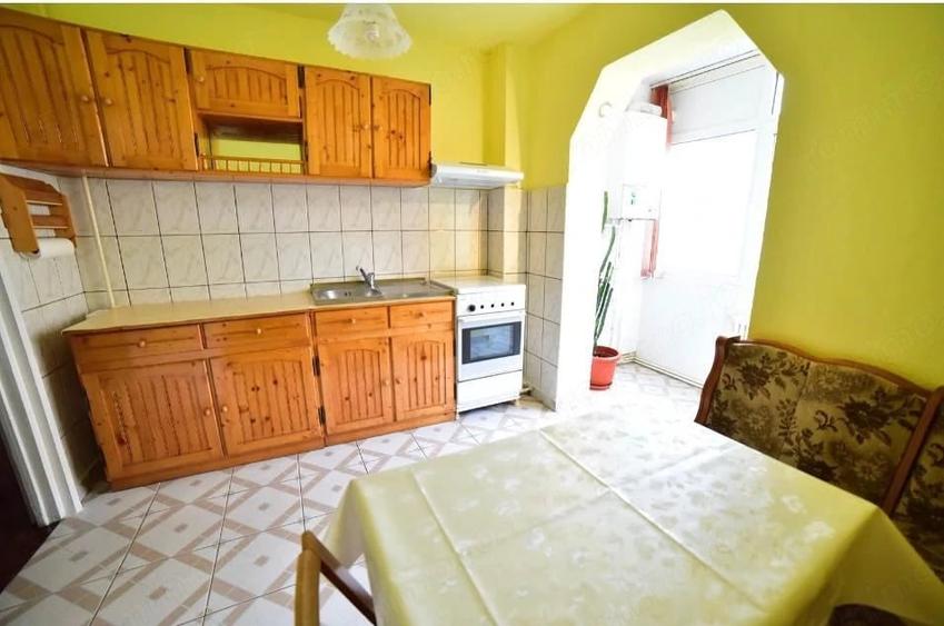 Apartament cu 3 camere decomandat în Vasile Aaron